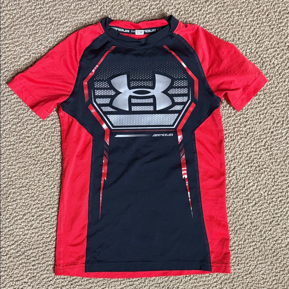 Under Armour Kids Red and Black fitted Tee